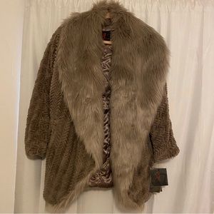 Adrienne Landau NWT Incredibly soft faux fur coat Taupe color